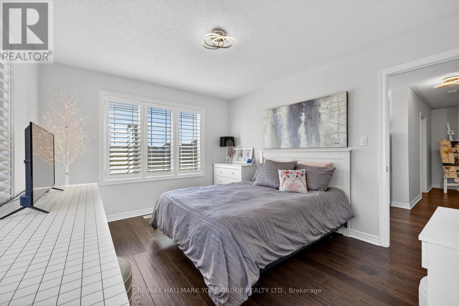 75 Mclarty Gate, Aurora, ON - Indoor Photo Showing Bedroom