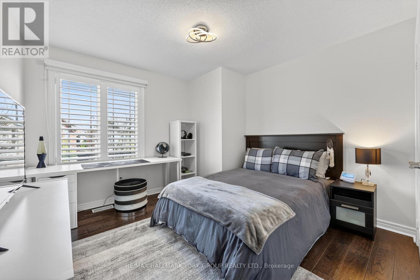 75 Mclarty Gate, Aurora, ON - Indoor Photo Showing Bedroom