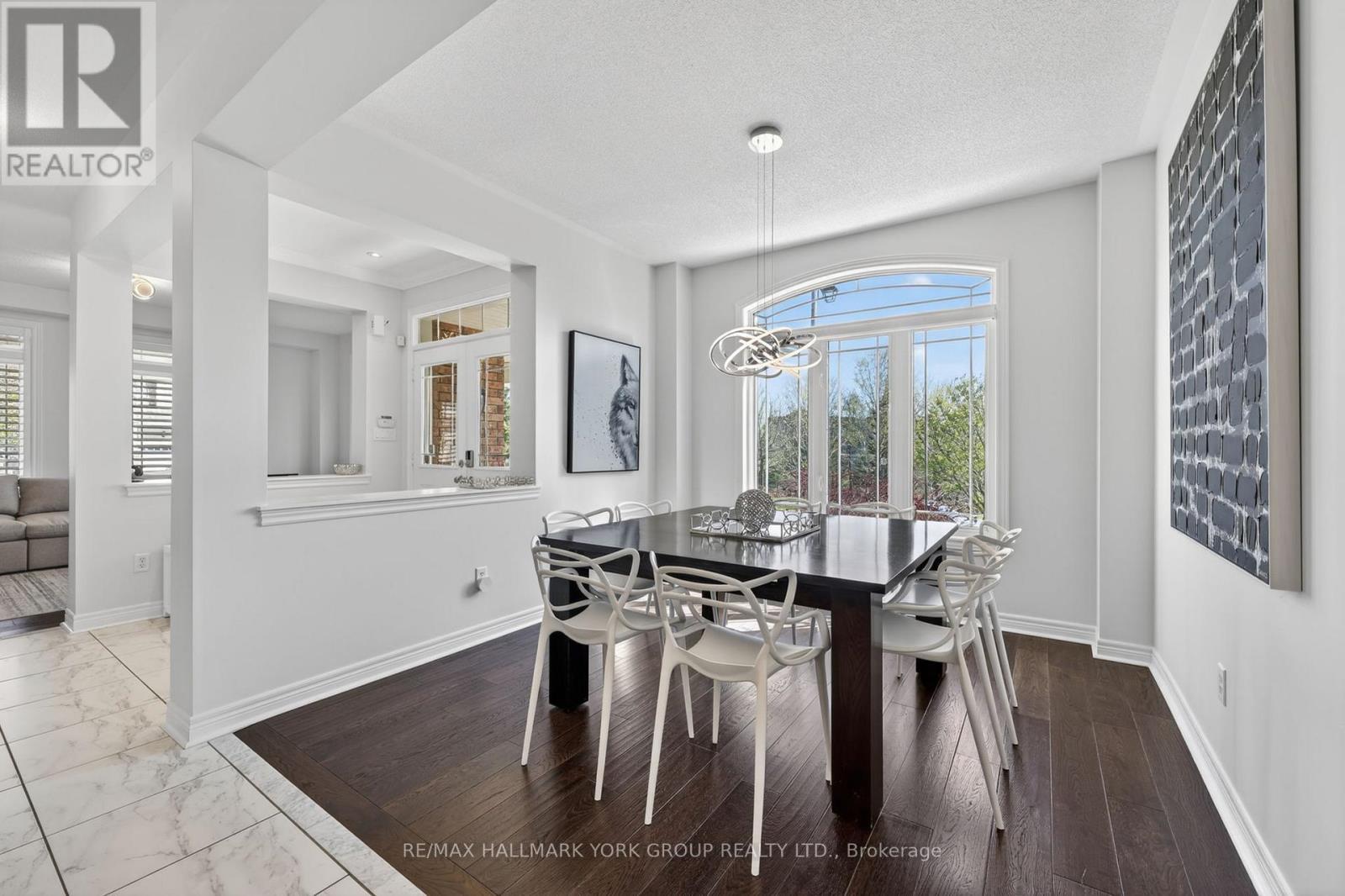 75 Mclarty Gate, Aurora, ON - Indoor Photo Showing Dining Room