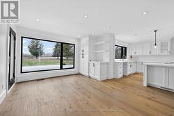 Breakfast Area - 