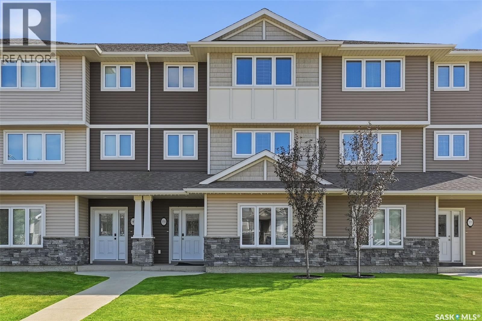 351 Palliser Way, Saskatoon, SK - Outdoor With Facade