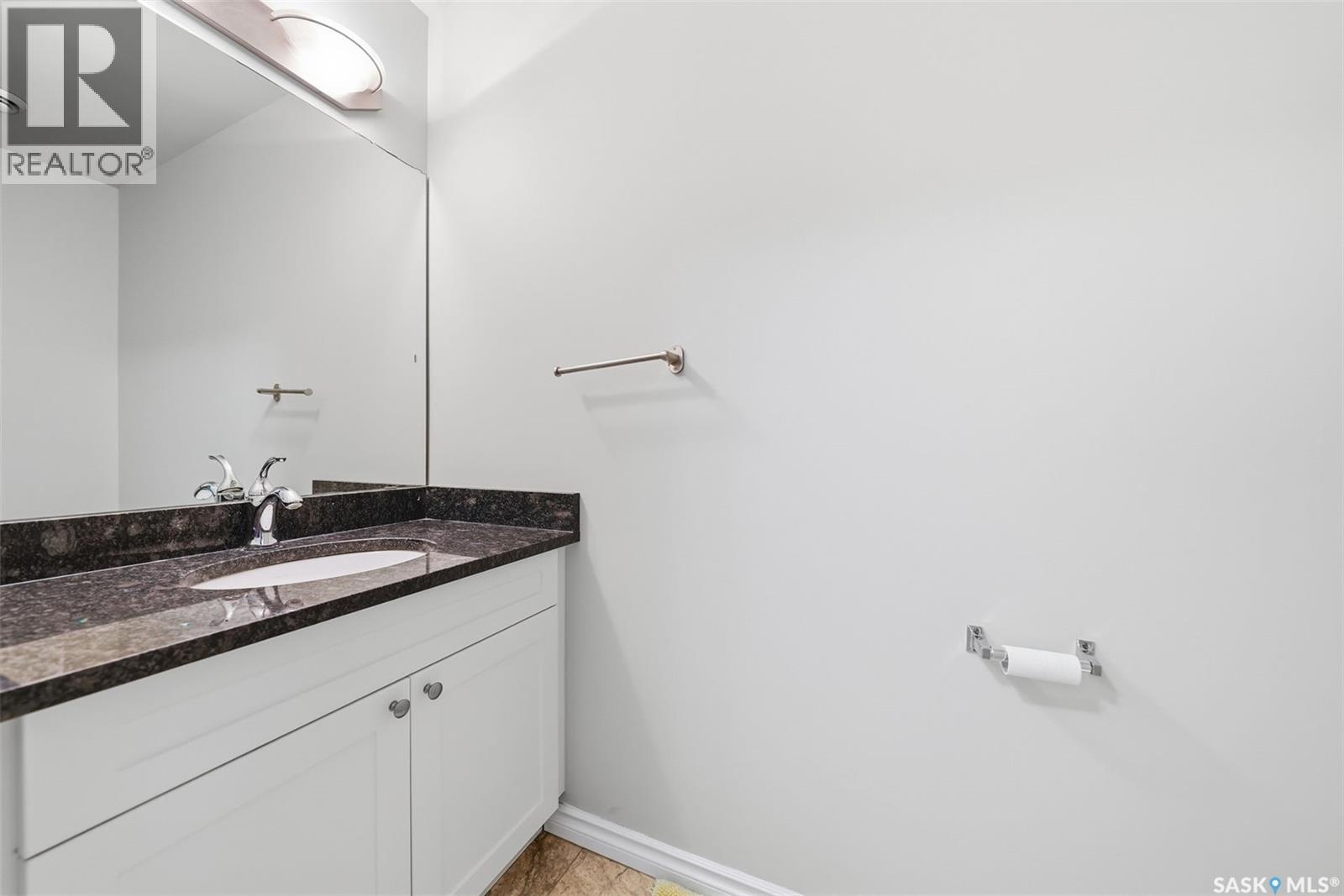 351 Palliser Way, Saskatoon, SK - Indoor Photo Showing Bathroom