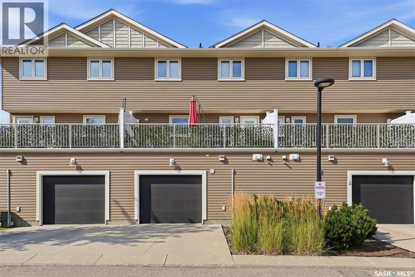 351 Palliser Way, Saskatoon, SK - Outdoor With Facade