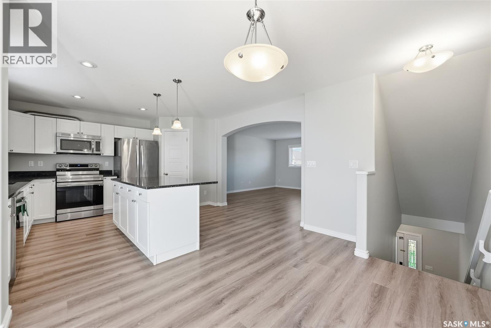 351 Palliser Way, Saskatoon, SK - Indoor Photo Showing Kitchen