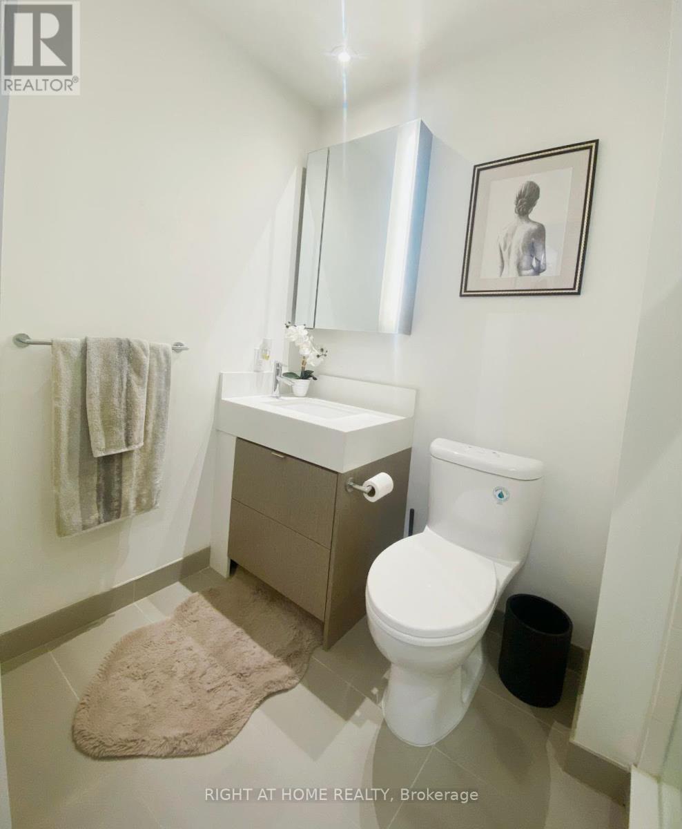 3213 - 10 York Street, Toronto, ON - Indoor Photo Showing Bathroom