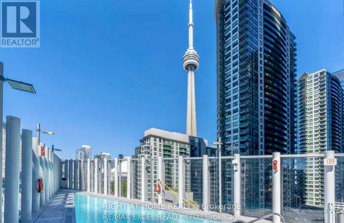 3213 - 10 York Street, Toronto, ON - Outdoor With Facade