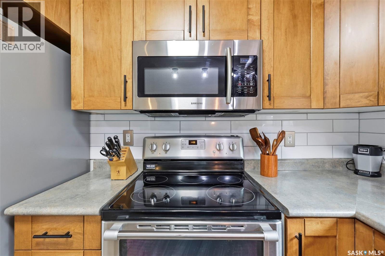 151 Makaroff Road, Saskatoon, SK - Indoor Photo Showing Kitchen