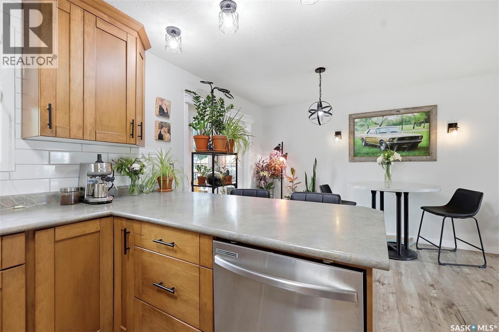 151 Makaroff Road, Saskatoon, SK - Indoor Photo Showing Kitchen