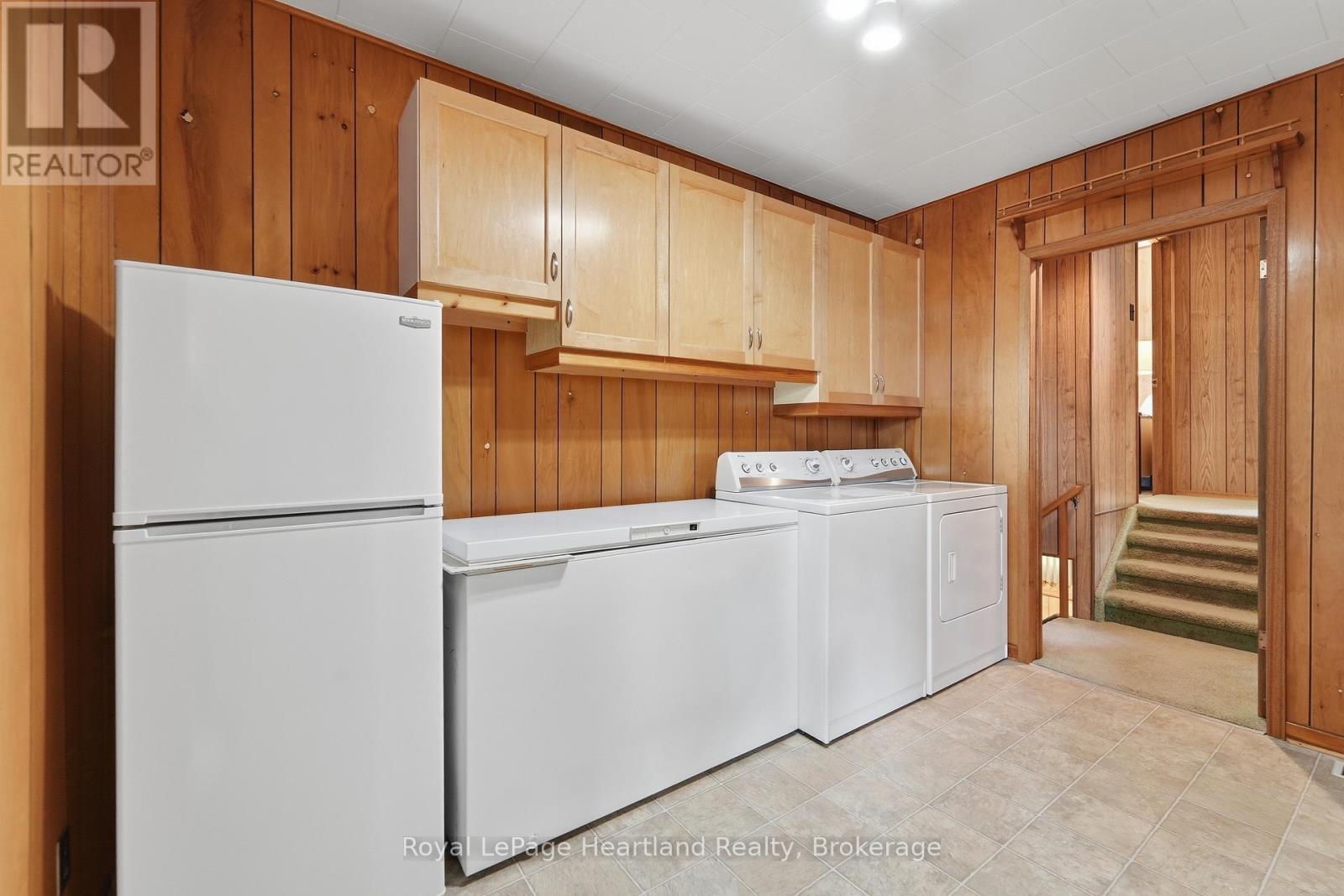 128 Britannia Road W, Goderich (Goderich (Town)), ON - Indoor Photo Showing Laundry Room