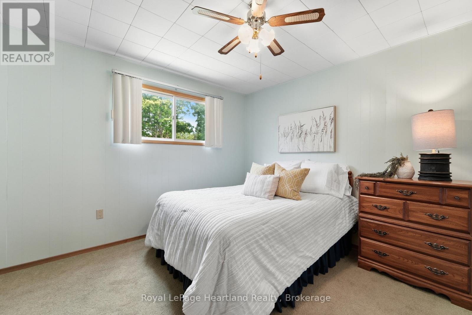 128 Britannia Road W, Goderich (Goderich (Town)), ON - Indoor Photo Showing Bedroom