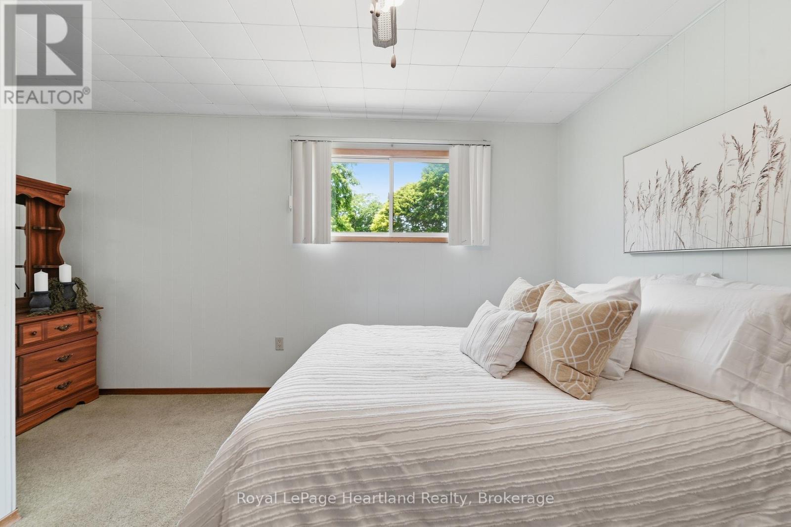 128 Britannia Road W, Goderich (Goderich (Town)), ON - Indoor Photo Showing Bedroom