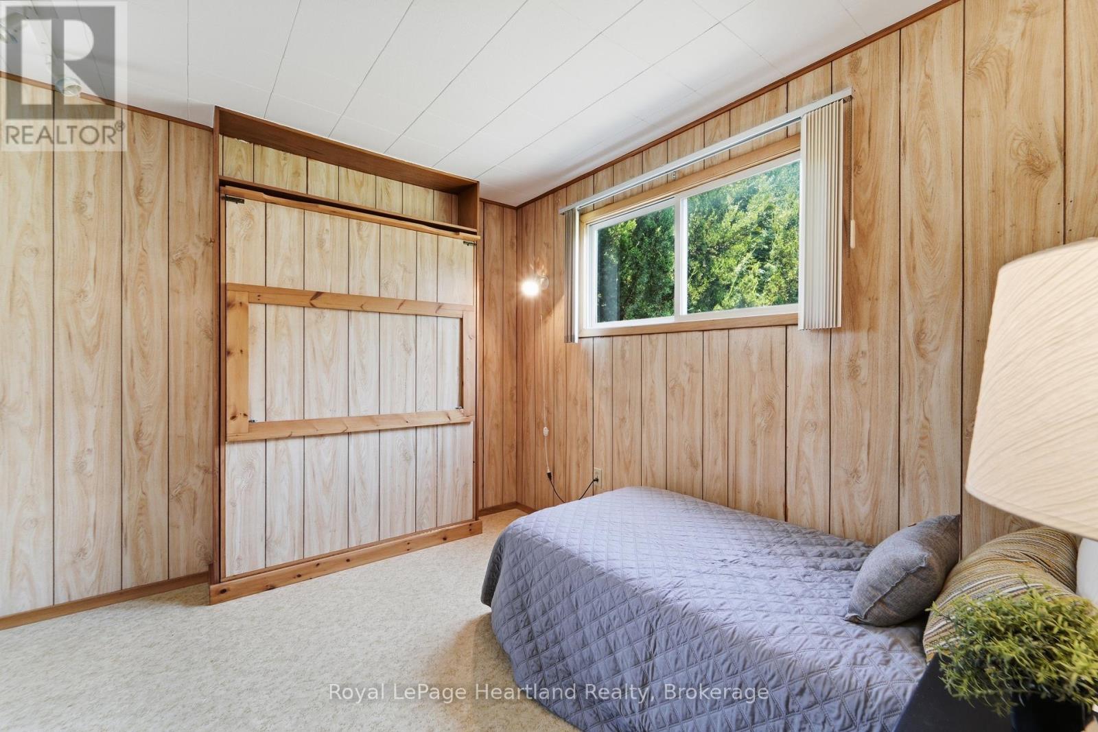 128 Britannia Road W, Goderich (Goderich (Town)), ON - Indoor Photo Showing Bedroom