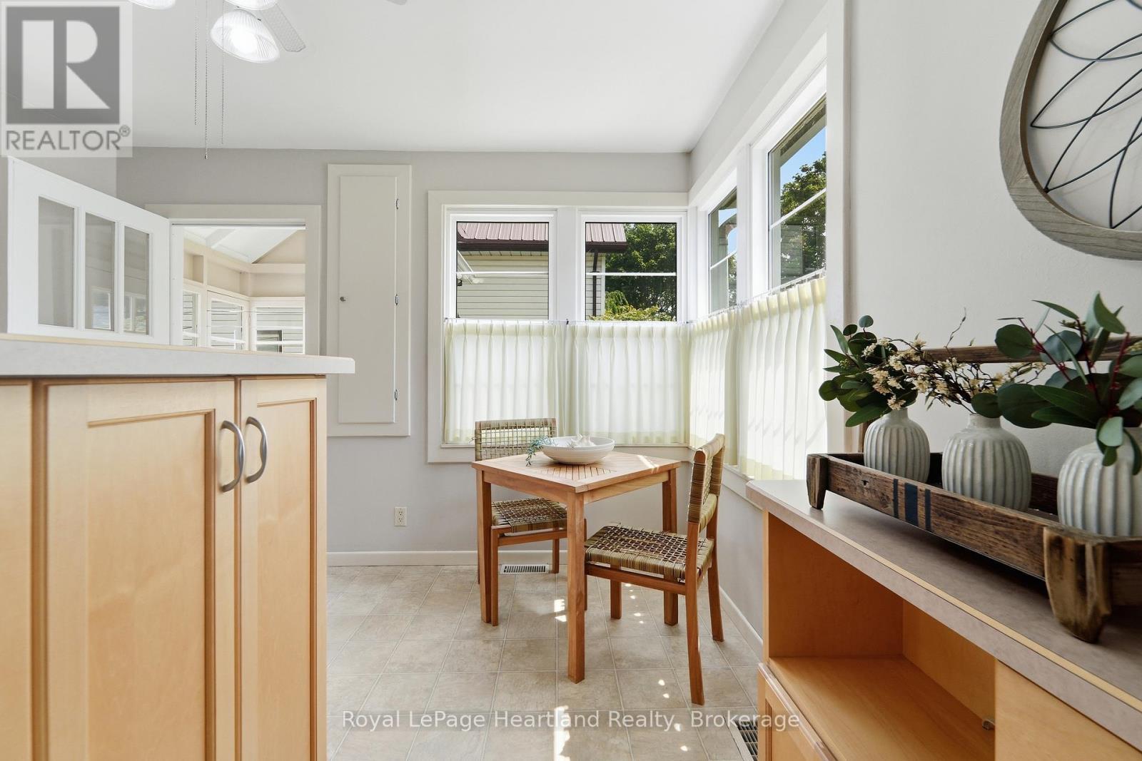 128 Britannia Road W, Goderich (Goderich (Town)), ON - Indoor