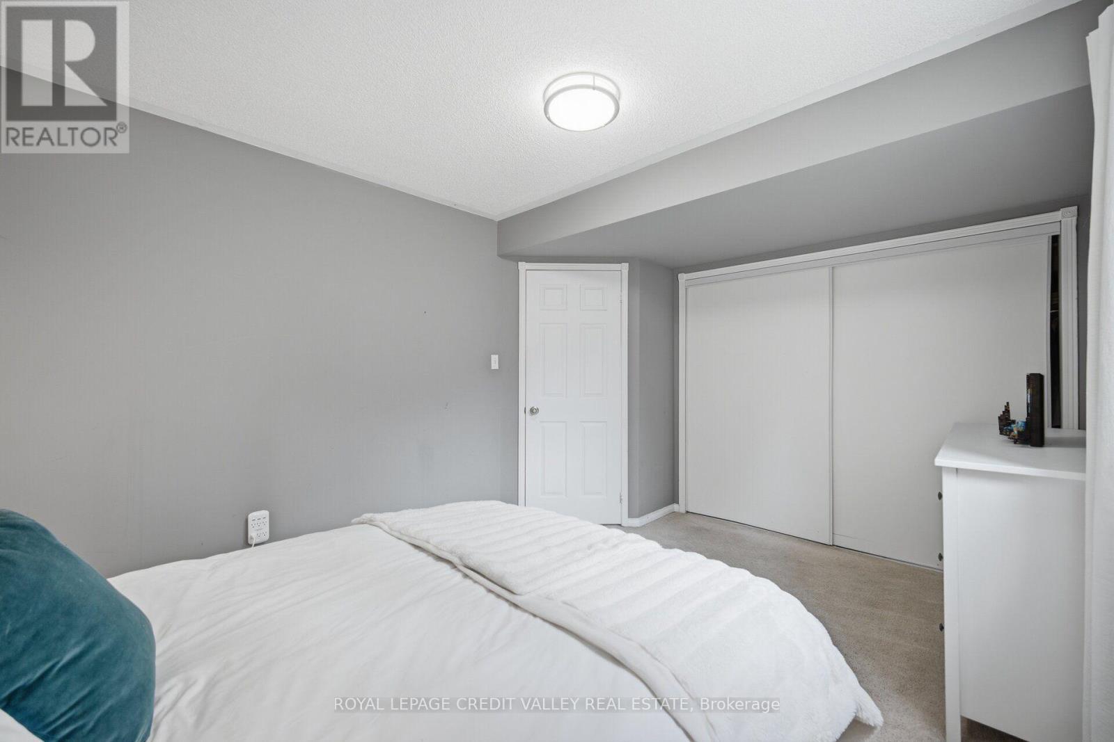 43 Flemington Drive E, Caledon, ON - Indoor Photo Showing Bedroom