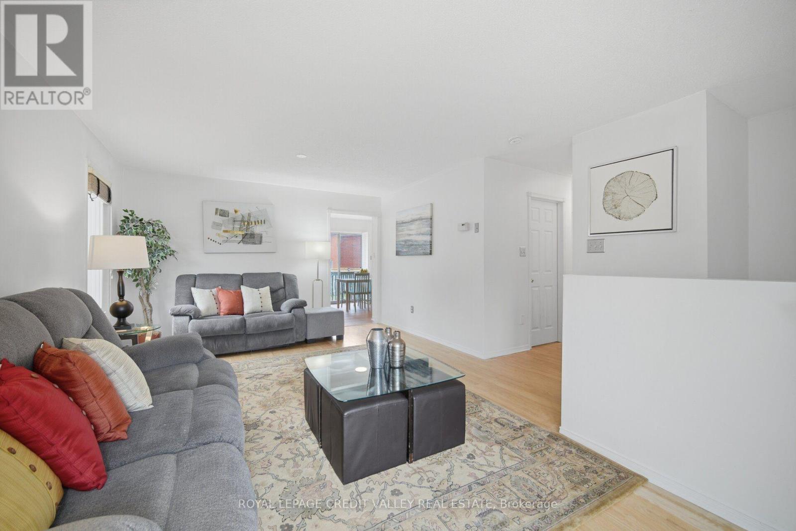 43 Flemington Drive E, Caledon, ON - Indoor Photo Showing Living Room