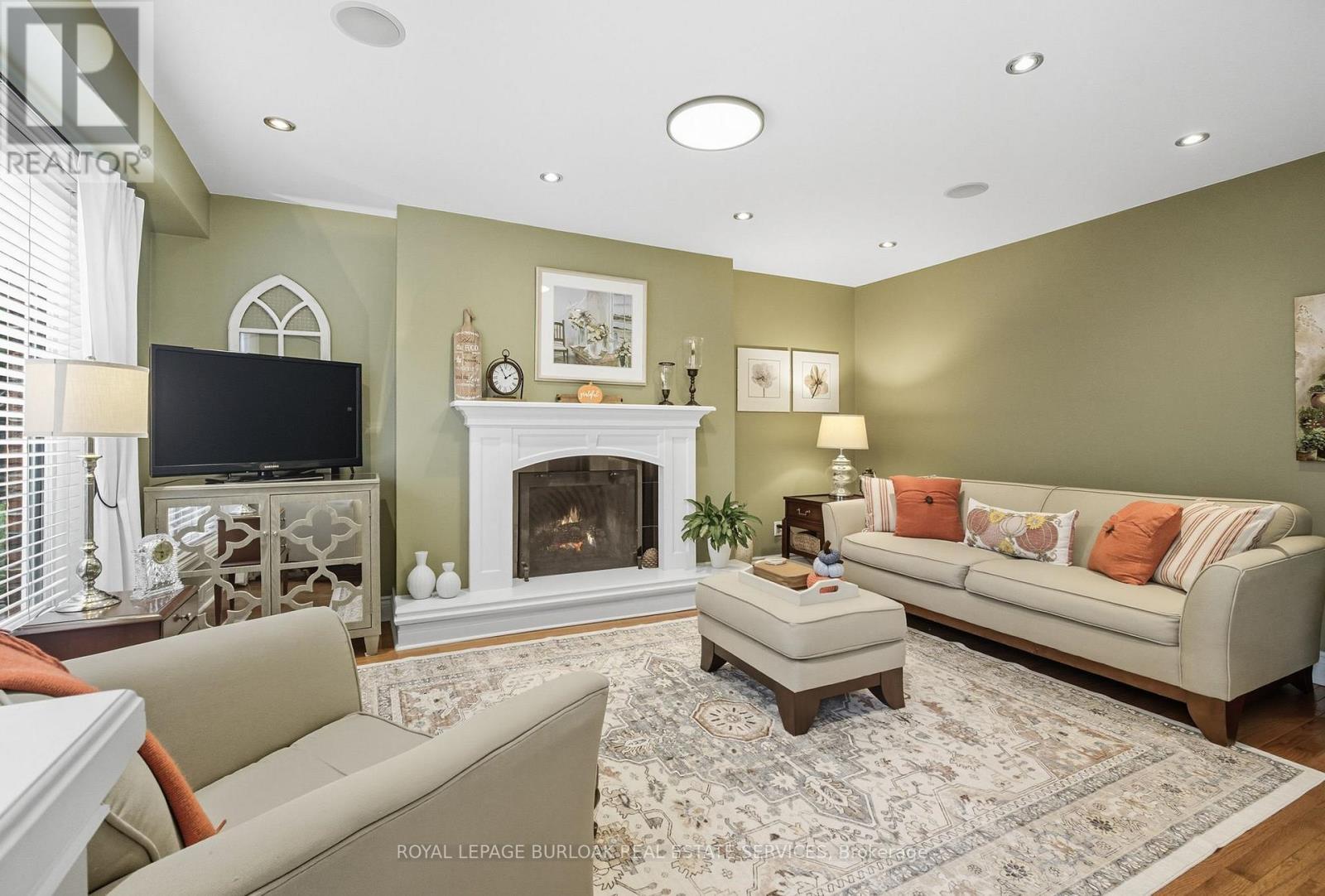 1580 Woodeden Drive, Mississauga, ON - Indoor Photo Showing Living Room With Fireplace
