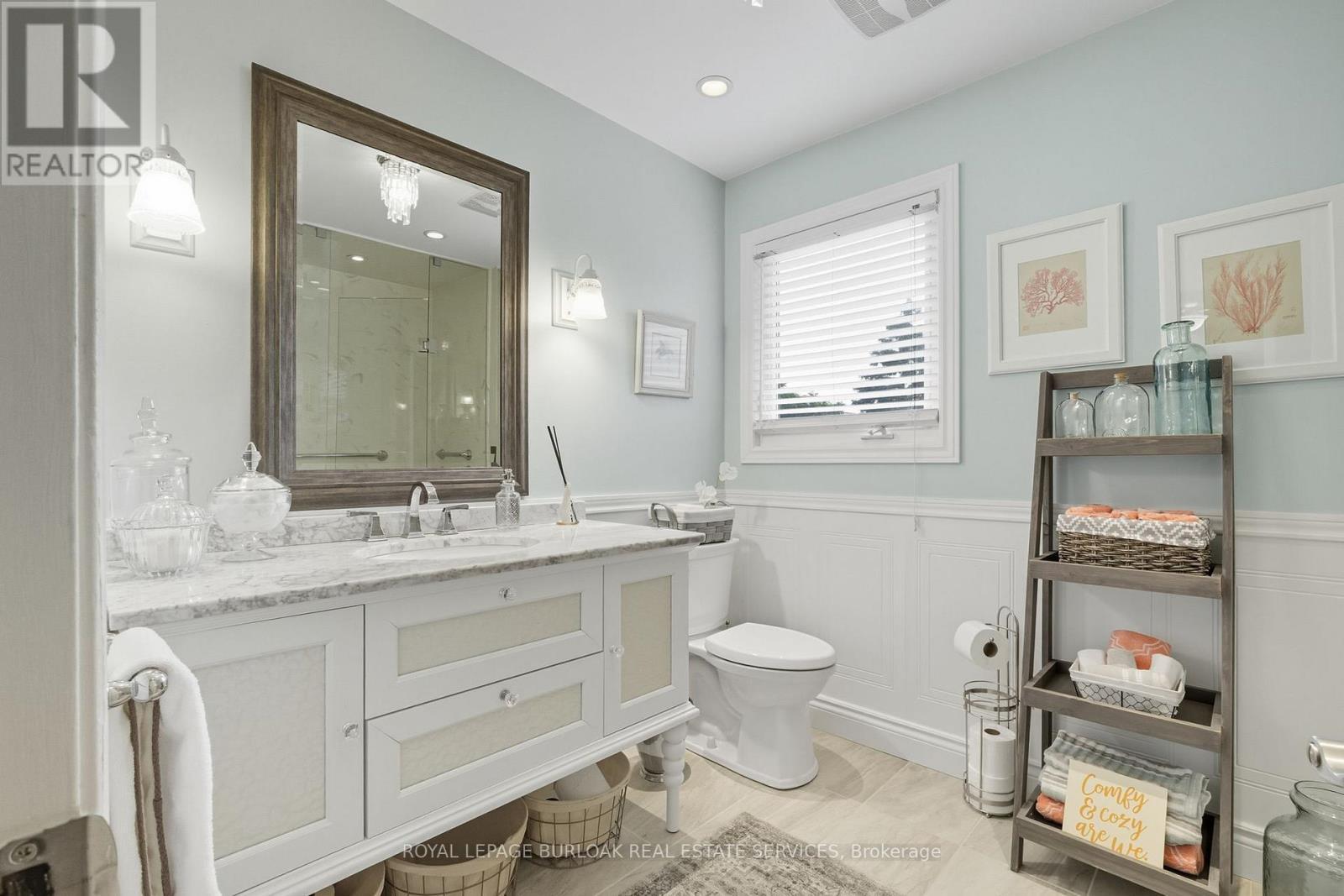 1580 Woodeden Drive, Mississauga, ON - Indoor Photo Showing Bathroom