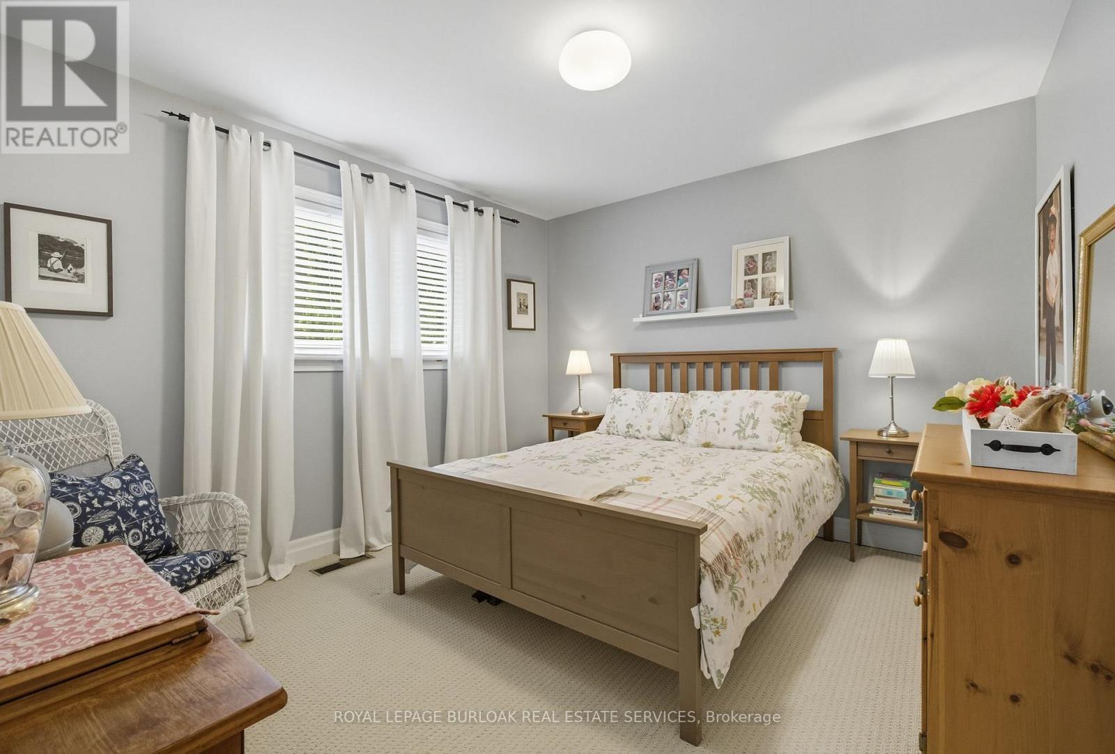 1580 Woodeden Drive, Mississauga, ON - Indoor Photo Showing Bedroom