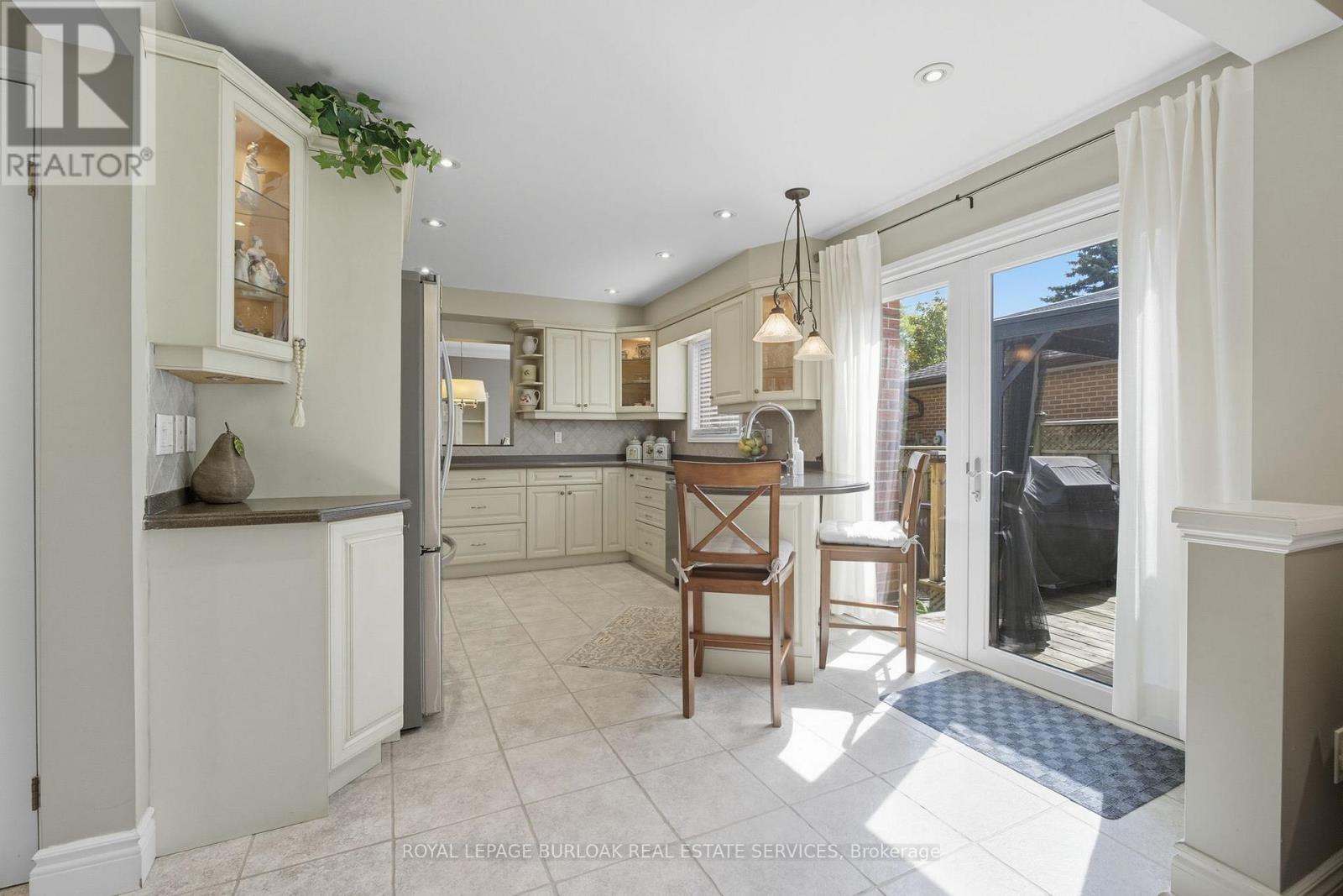 1580 Woodeden Drive, Mississauga, ON - Indoor