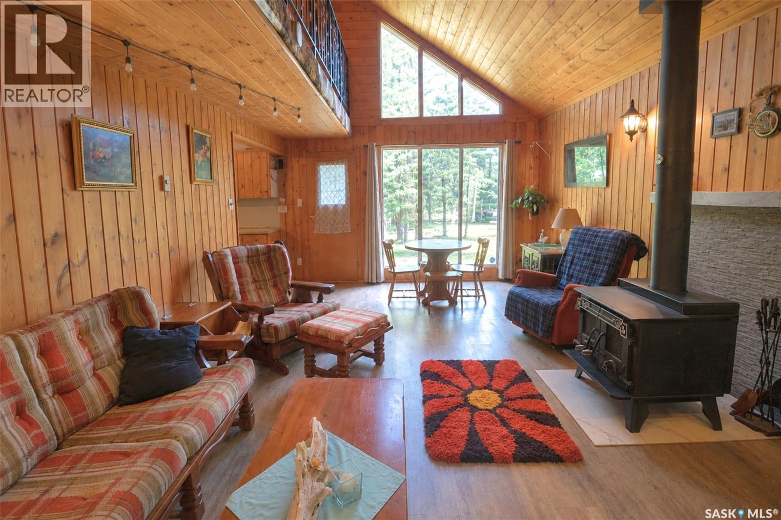303 Christel Crescent, Lac Des Îles, SK - Indoor Photo Showing Living Room