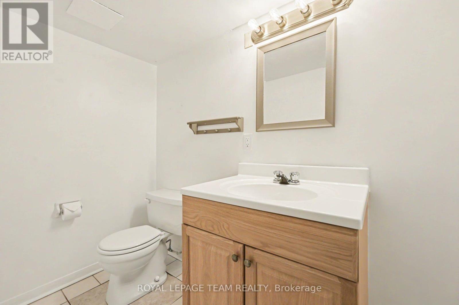 3 Donna Street, Ottawa, ON - Indoor Photo Showing Bathroom
