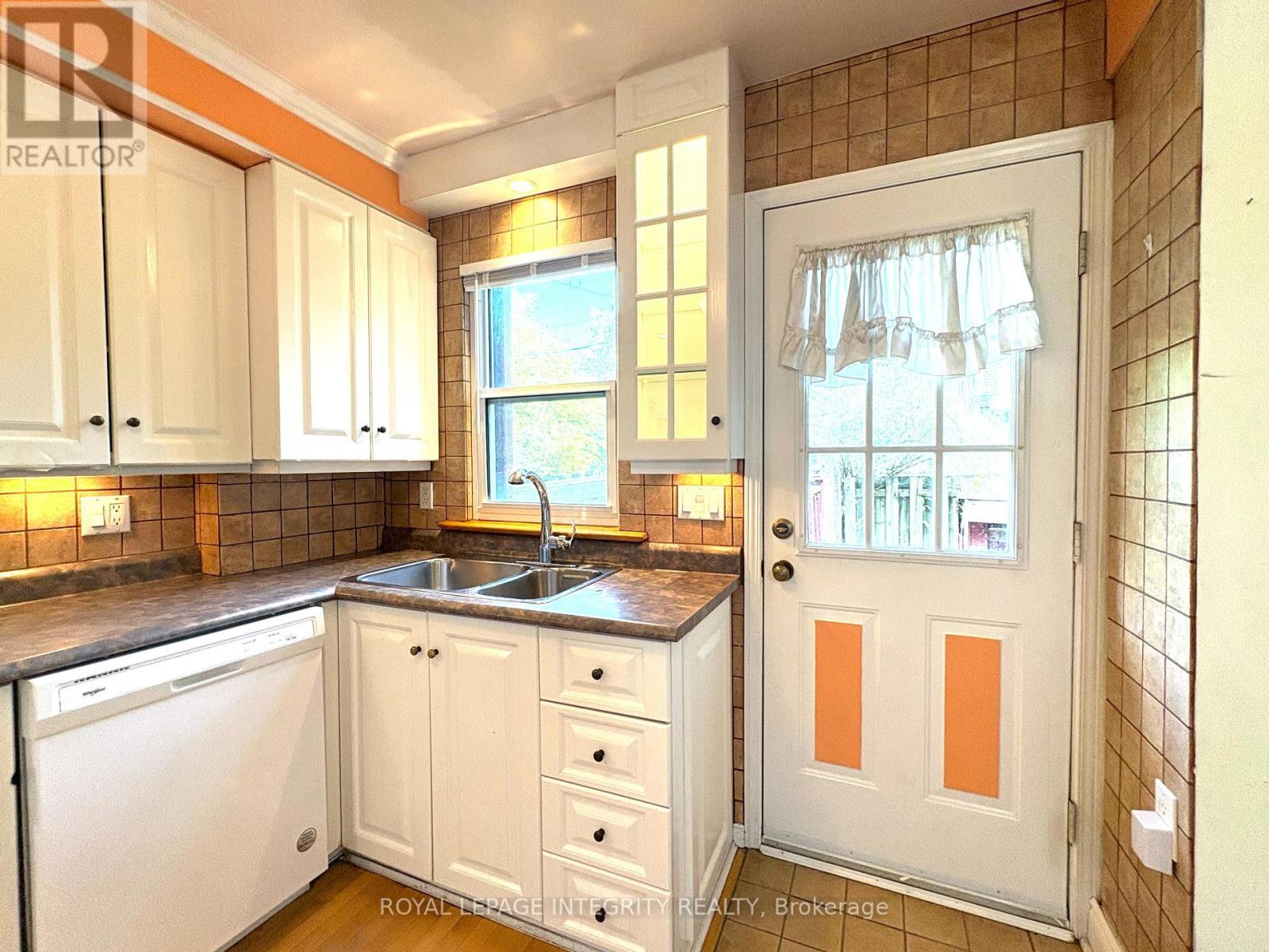 1222 Dorchester Avenue, Ottawa, ON