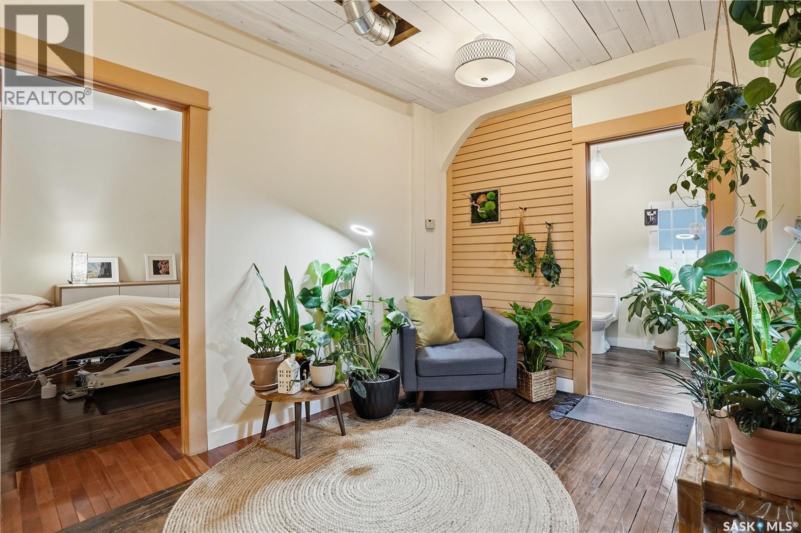 3130 13Th Avenue, Regina, SK - Indoor