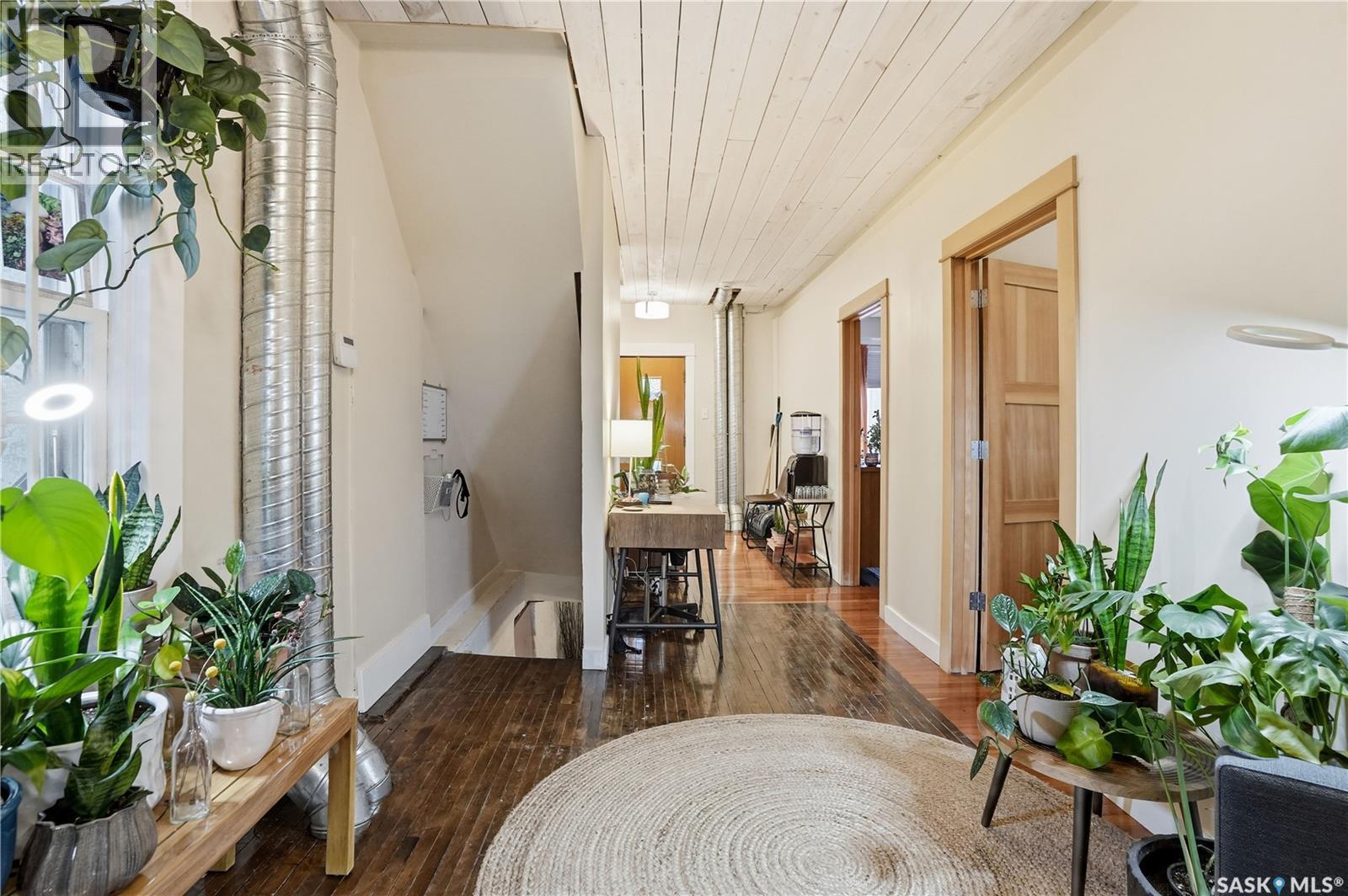 3130 13Th Avenue, Regina, SK - Indoor