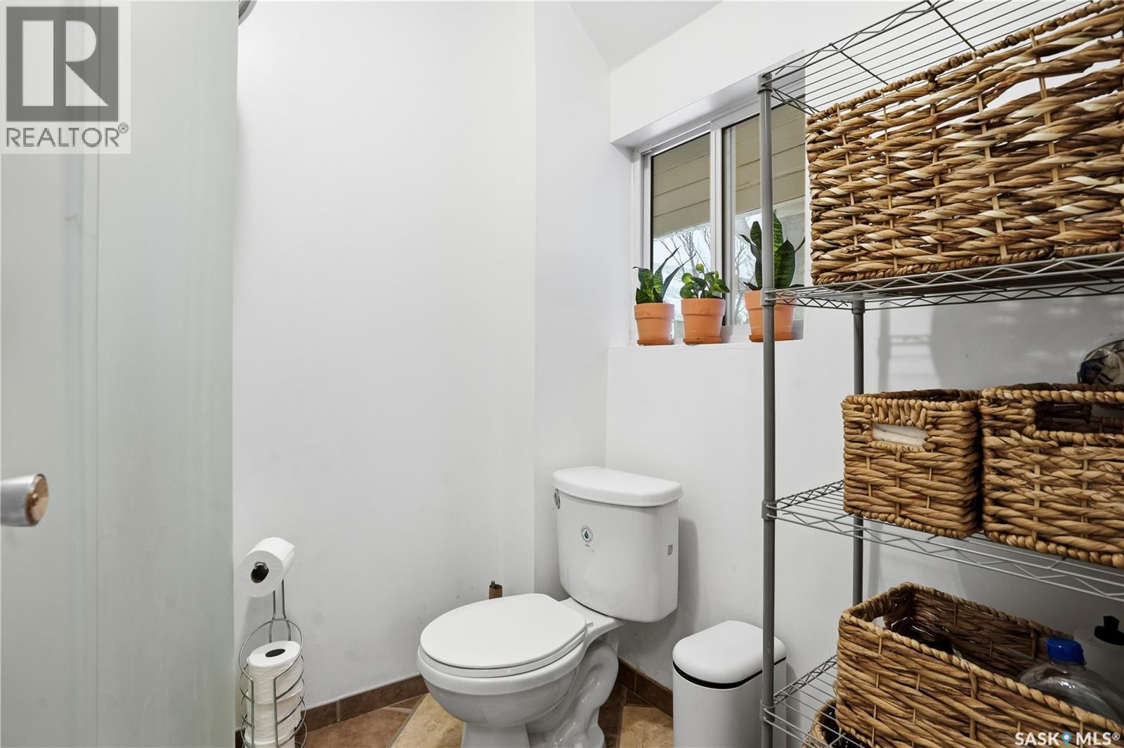3130 13Th Avenue, Regina, SK - Indoor Photo Showing Bathroom