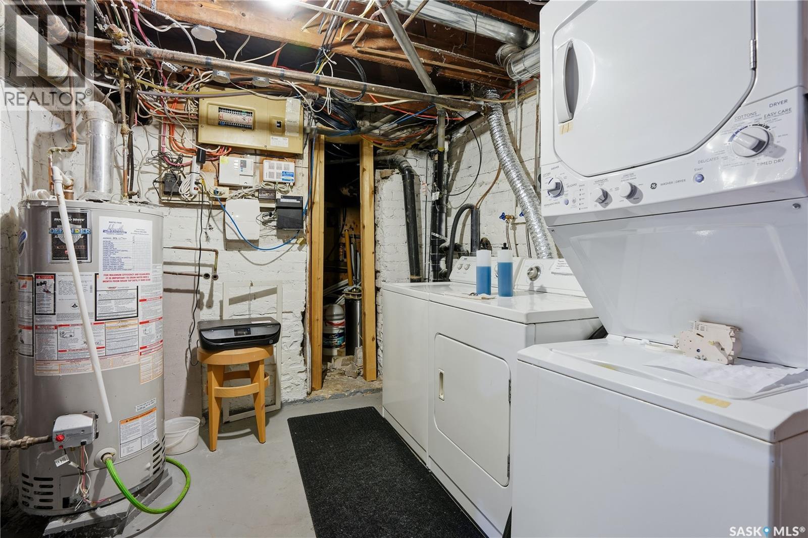 3130 13Th Avenue, Regina, SK - Indoor Photo Showing Laundry Room