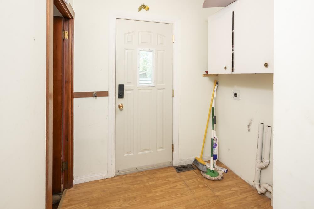 185 Empress St S, Thunder Bay, ON - Indoor Photo Showing Other Room
