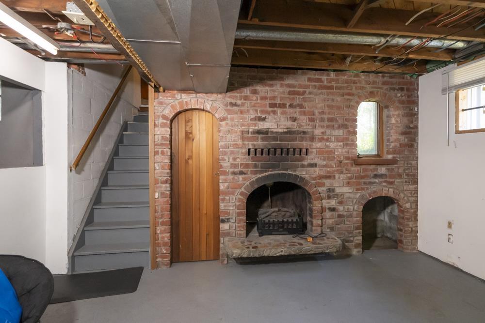 185 Empress St S, Thunder Bay, ON - Indoor With Fireplace
