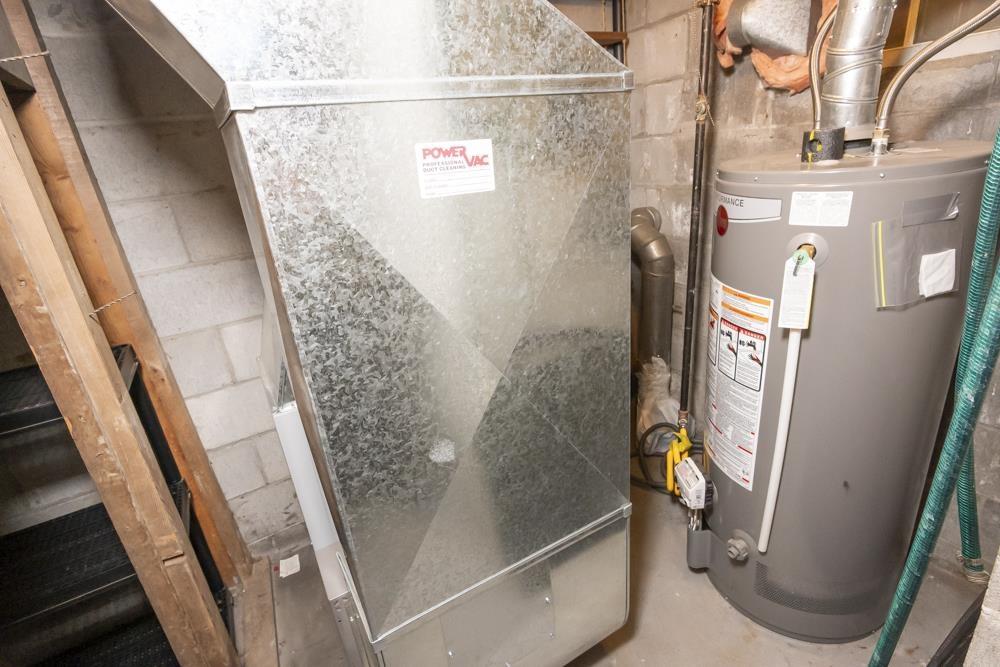 185 Empress St S, Thunder Bay, ON - Indoor Photo Showing Basement