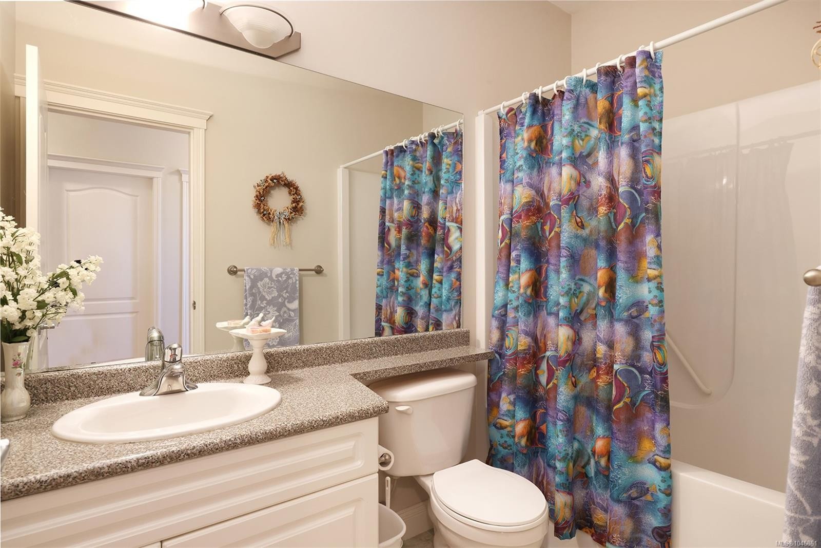 #16-1646 Balmoral Ave, Comox, BC - Indoor Photo Showing Bathroom
