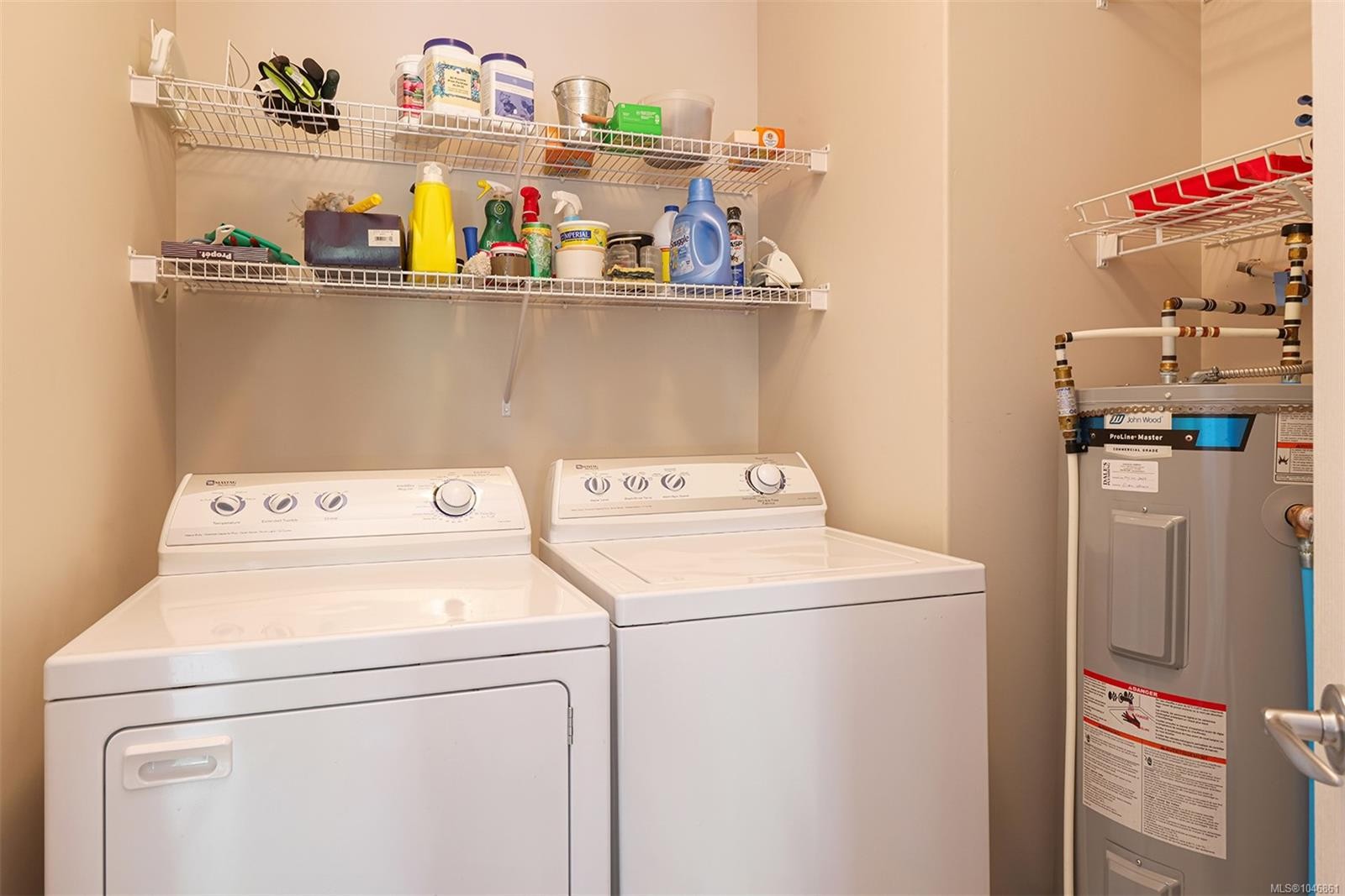 #16-1646 Balmoral Ave, Comox, BC - Indoor Photo Showing Laundry Room