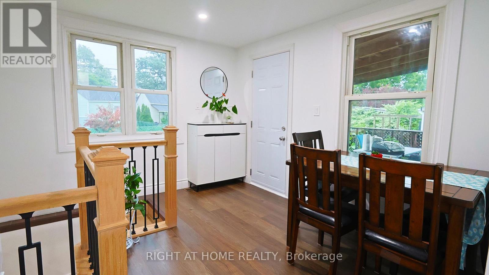 82 Normanhurst Avenue, Hamilton, ON - Indoor Photo Showing Dining Room
