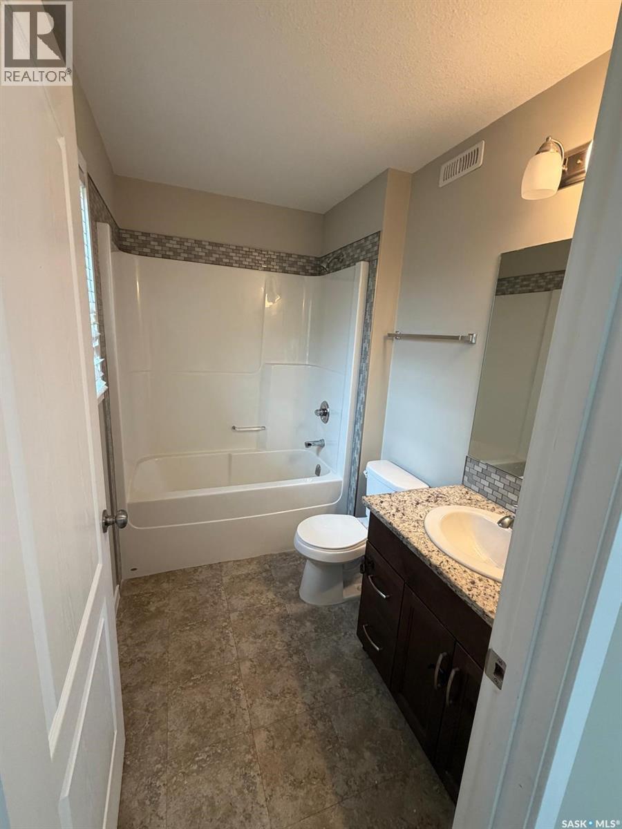 604 3440 Avonhurst Drive, Regina, SK - Indoor Photo Showing Bathroom
