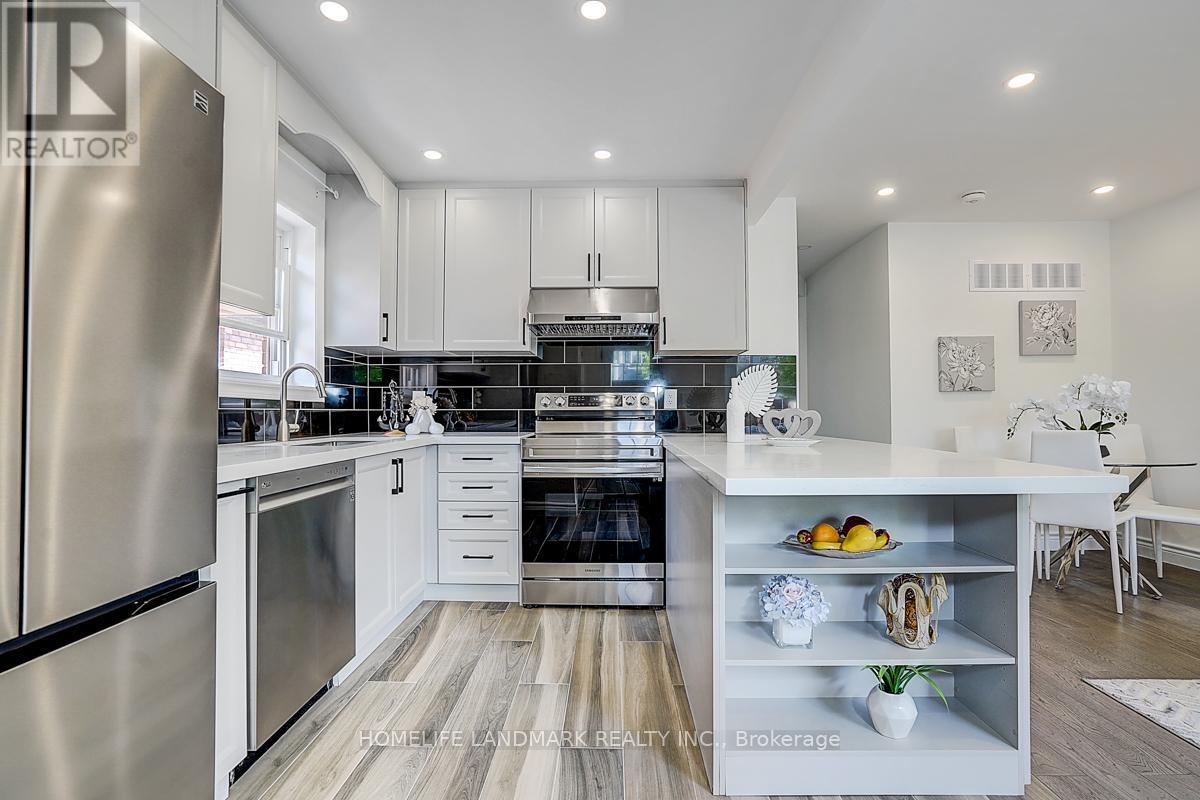 609 Mortimer Avenue, Toronto, ON - Indoor Photo Showing Kitchen