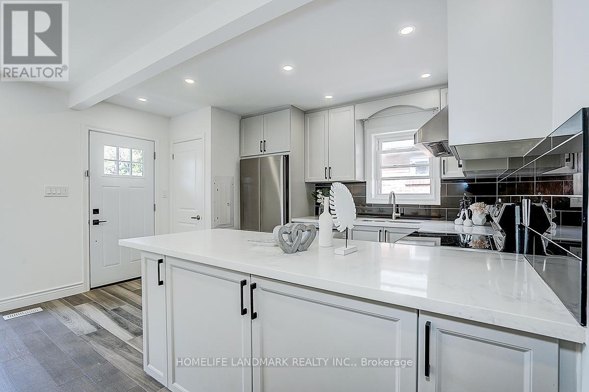 609 Mortimer Avenue, Toronto, ON - Indoor Photo Showing Kitchen
