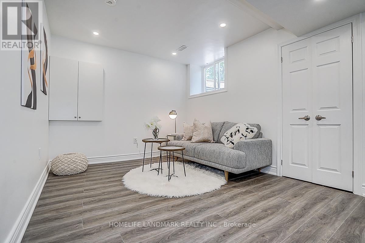 609 Mortimer Avenue, Toronto, ON - Indoor Photo Showing Other Room