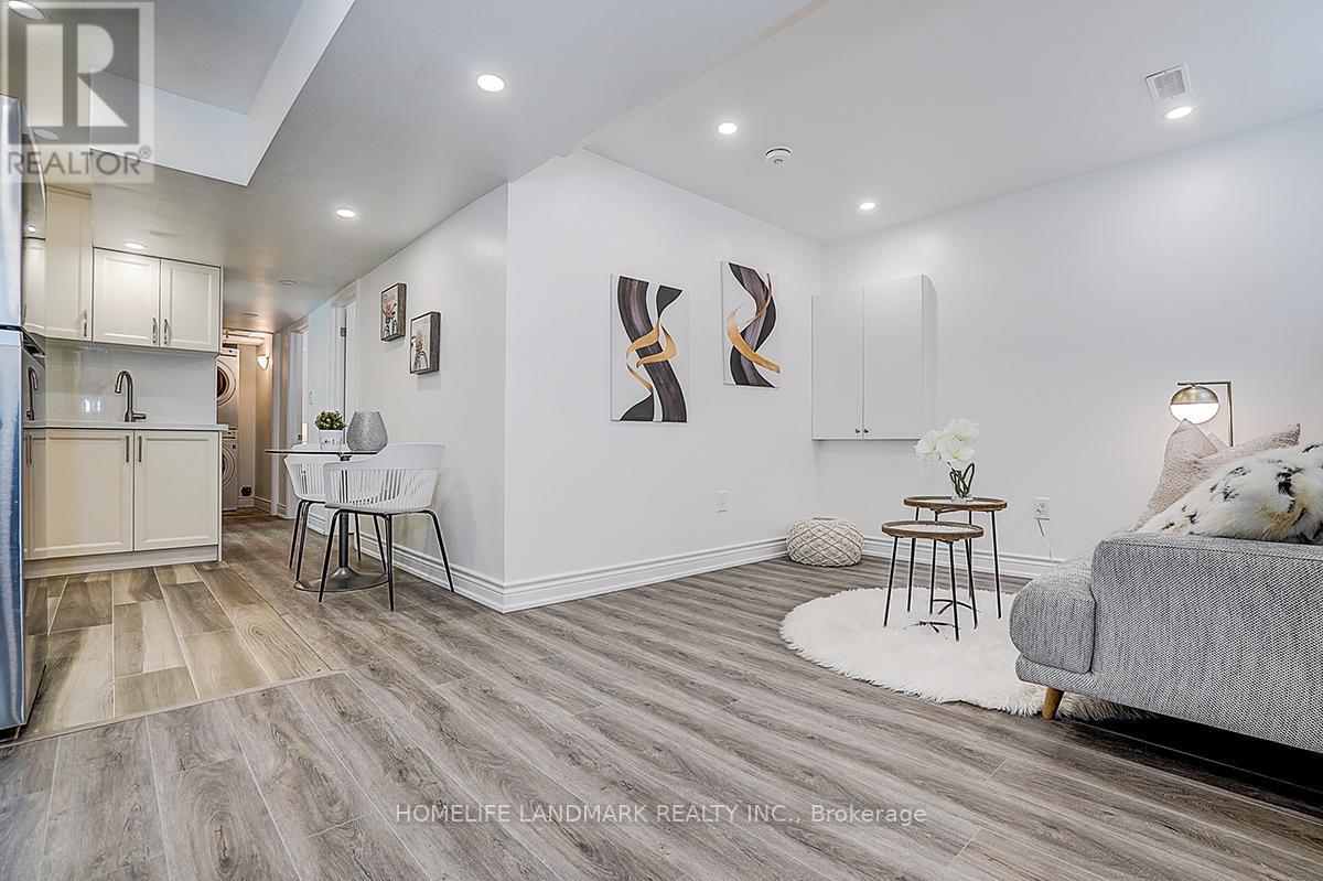 609 Mortimer Avenue, Toronto, ON - Indoor