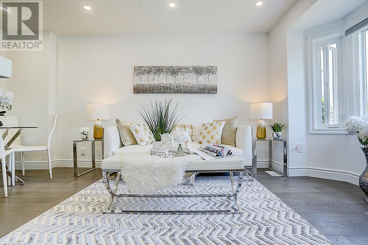 609 Mortimer Avenue, Toronto, ON - Indoor