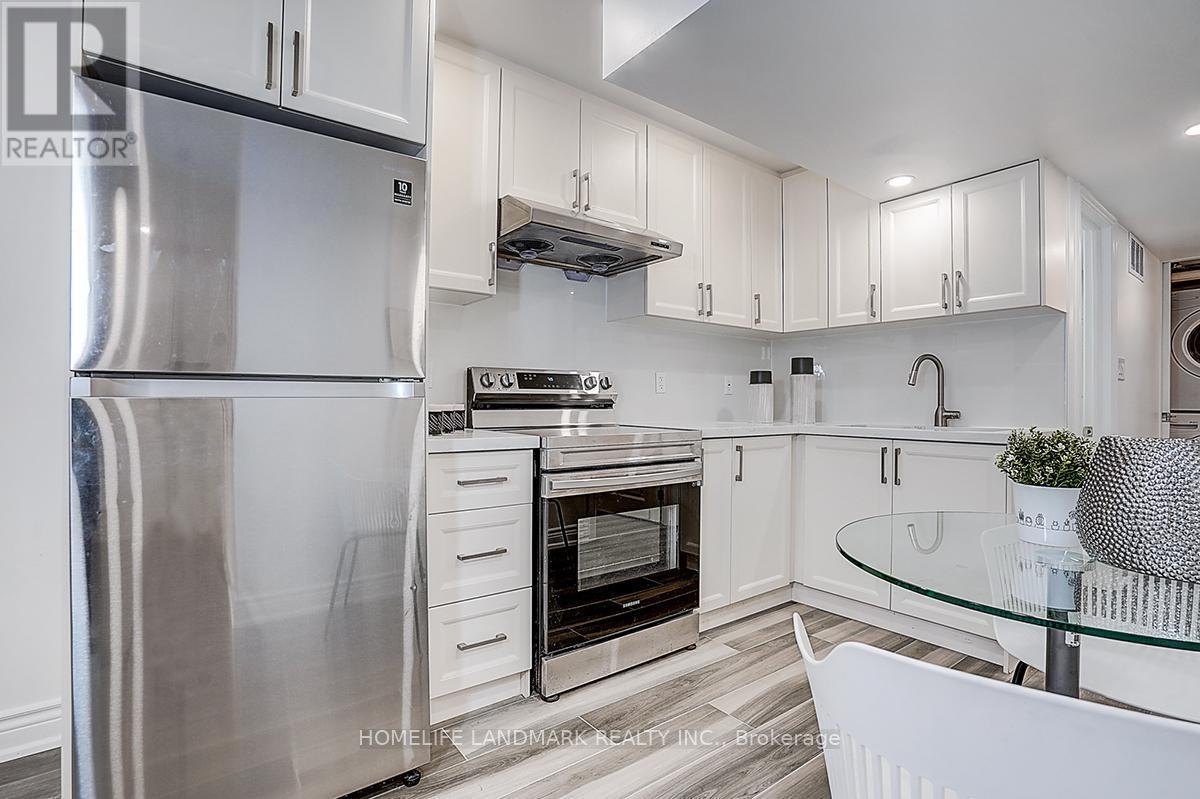 609 Mortimer Avenue, Toronto, ON - Indoor Photo Showing Kitchen