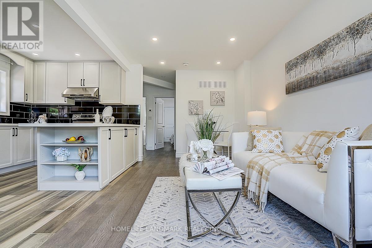 609 Mortimer Avenue, Toronto, ON - Indoor