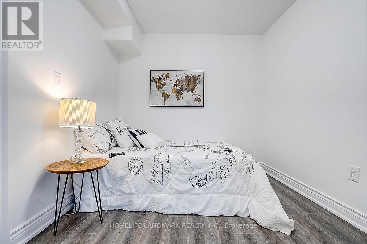 609 Mortimer Avenue, Toronto, ON - Indoor Photo Showing Bedroom
