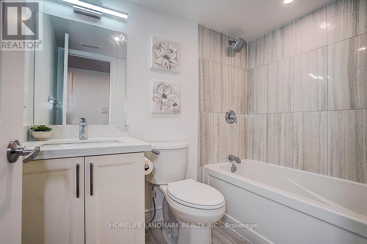 609 Mortimer Avenue, Toronto, ON - Indoor Photo Showing Bathroom