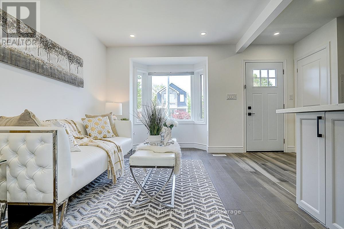 609 Mortimer Avenue, Toronto, ON - Indoor