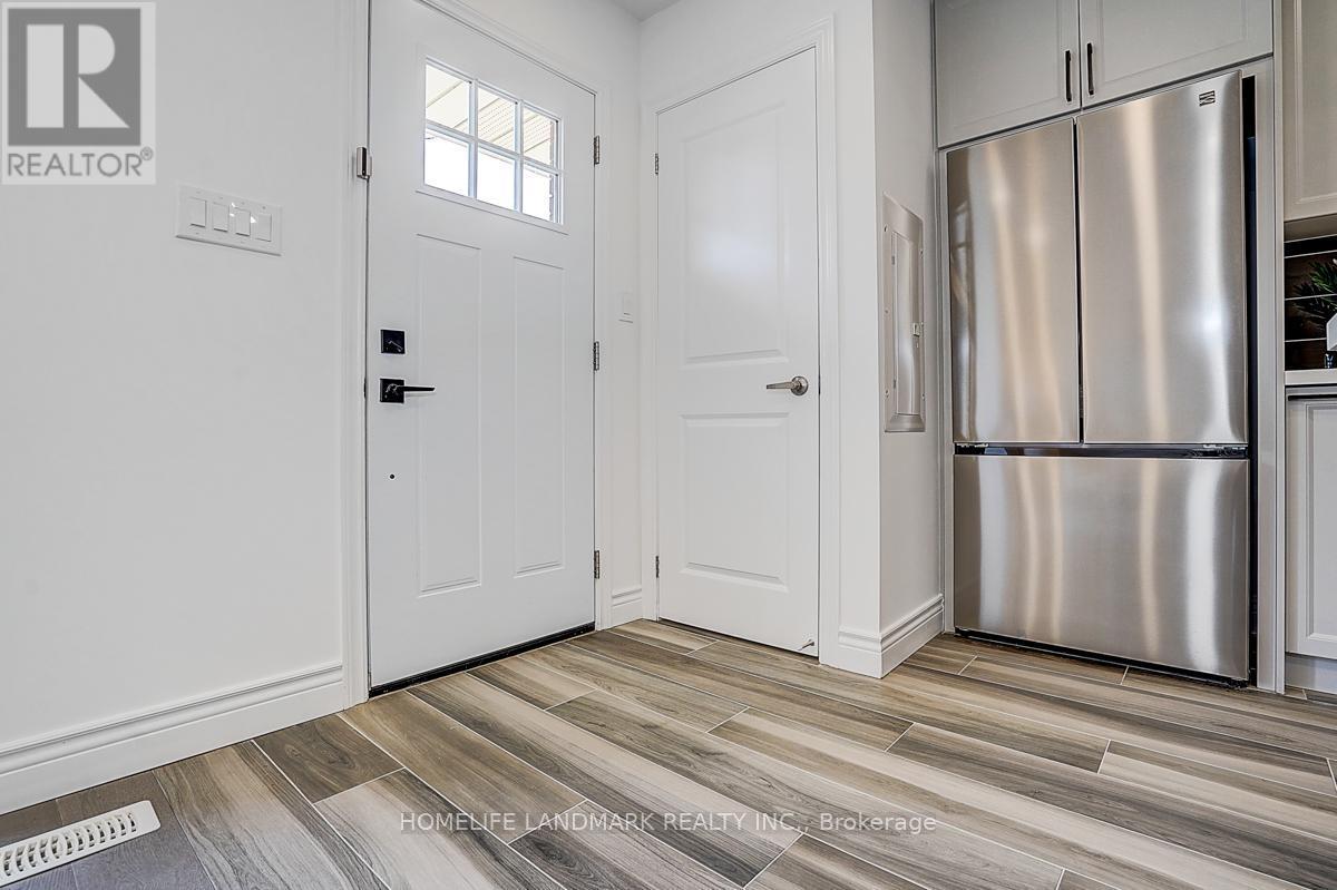 609 Mortimer Avenue, Toronto, ON - Indoor Photo Showing Other Room
