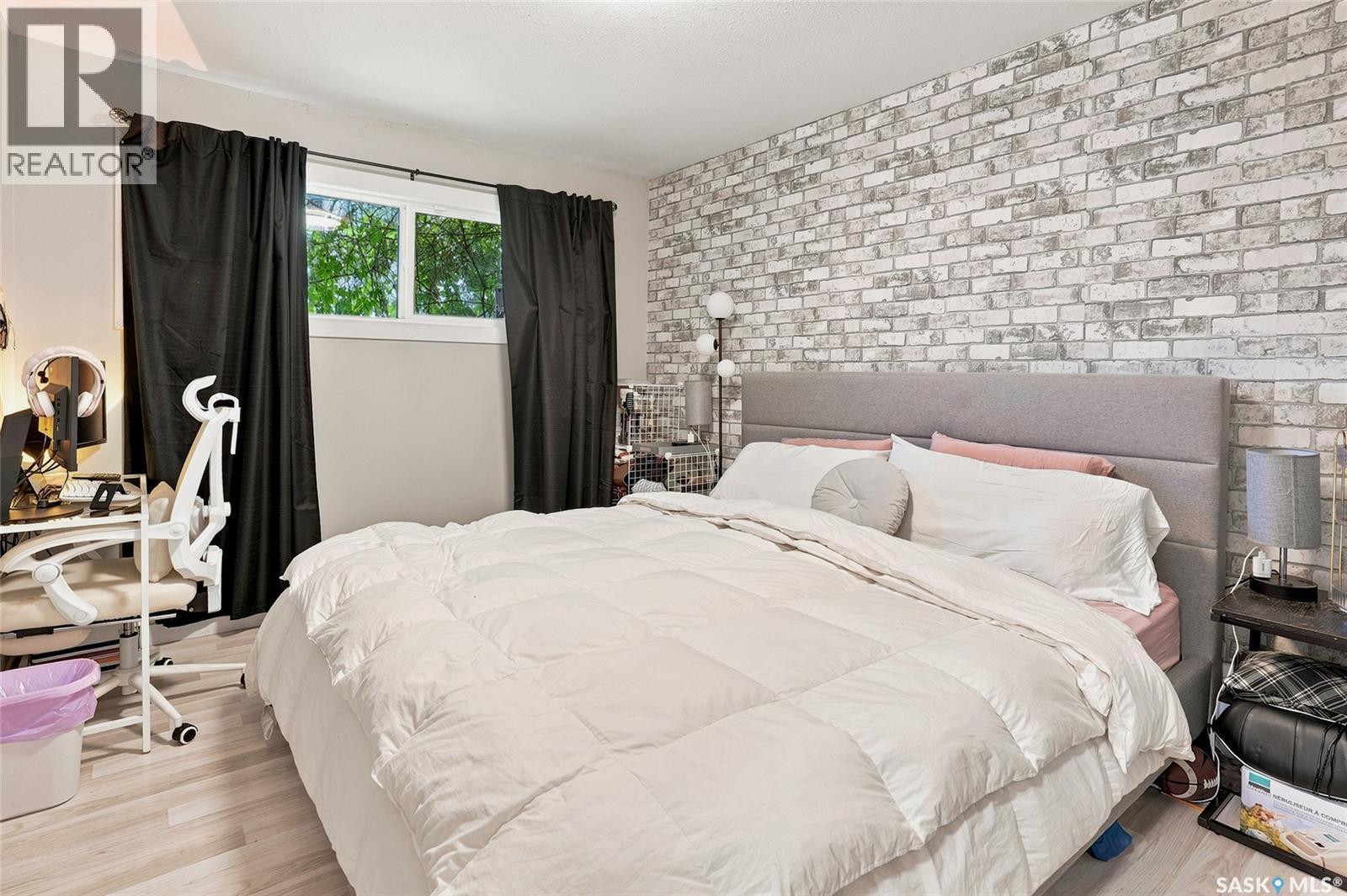 421 Y Avenue S, Saskatoon, SK - Indoor Photo Showing Bedroom