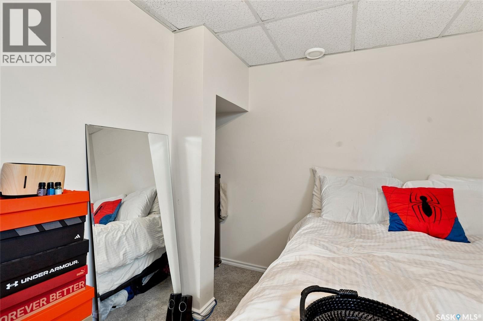 421 Y Avenue S, Saskatoon, SK - Indoor Photo Showing Bedroom